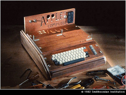 Photo montage du premier Apple, en 1976